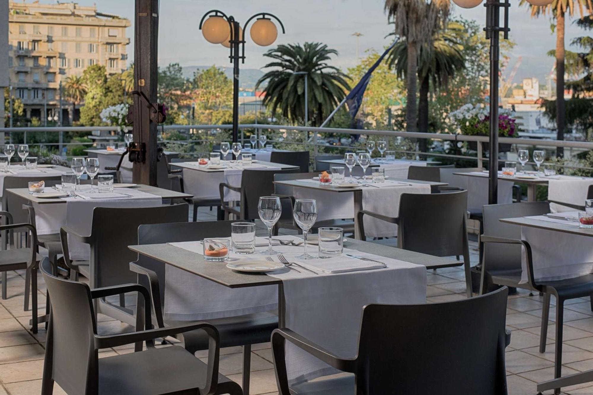 Nh La Spezia Hotel Bagian luar foto