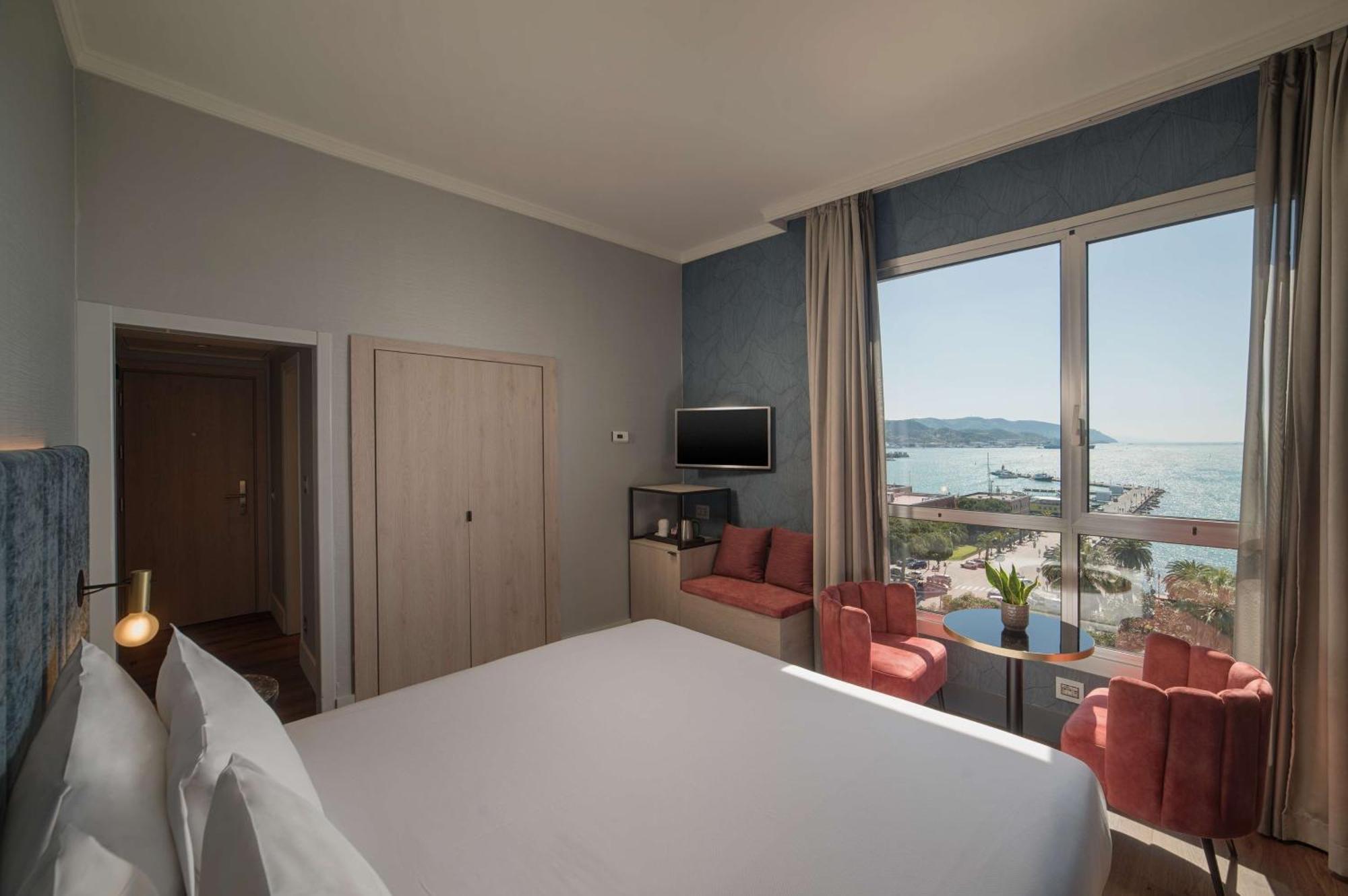 Nh La Spezia Hotel Bagian luar foto