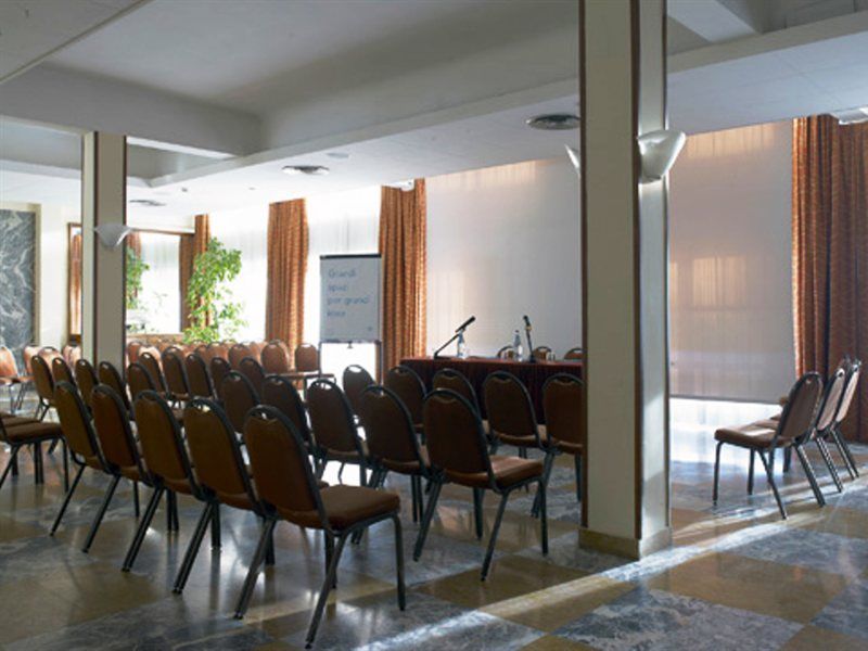 Nh La Spezia Hotel Bagian luar foto